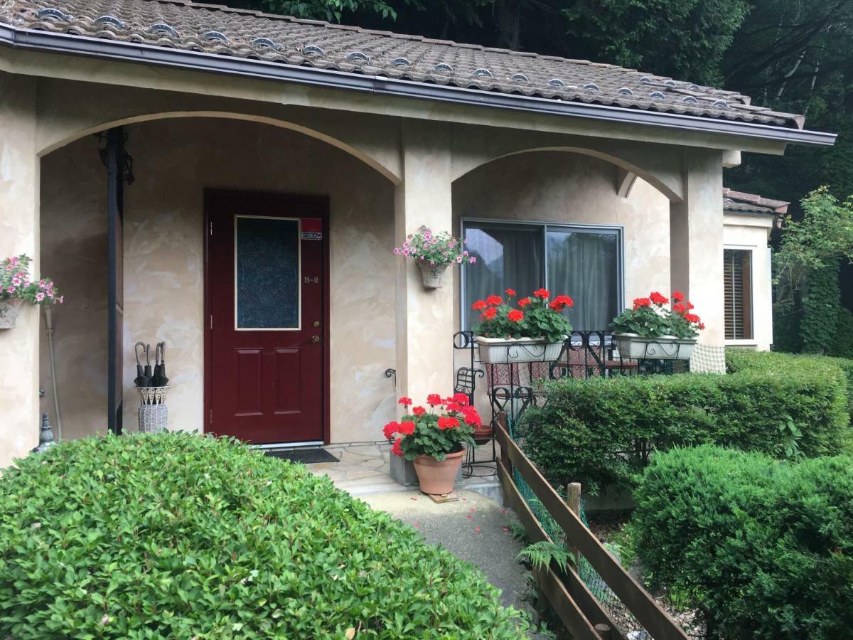 Private Hotel Rei Fujikawaguchiko Bagian luar foto